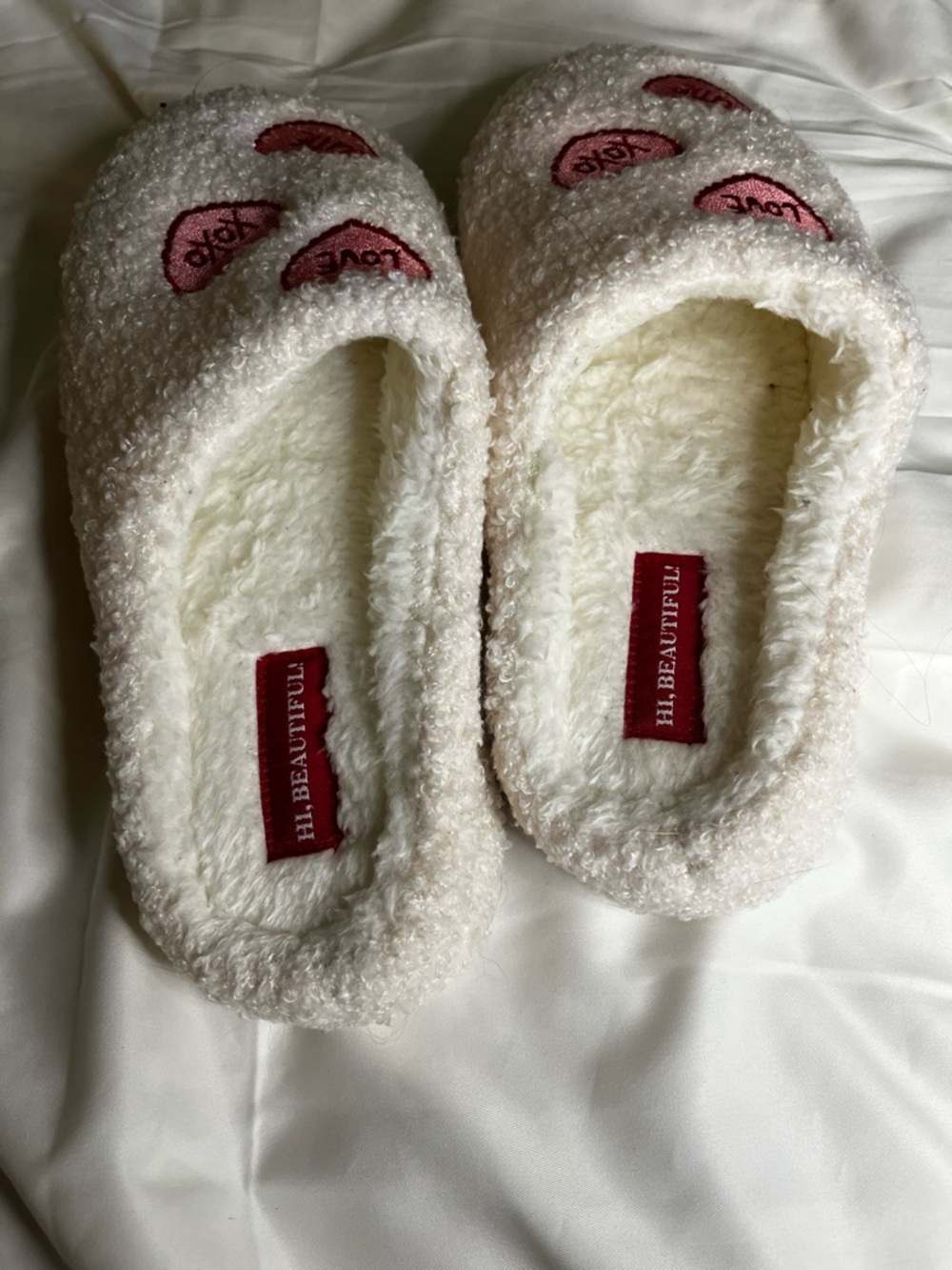White Fuzzy Heart Patch Slippers - Picture 4 of 5
